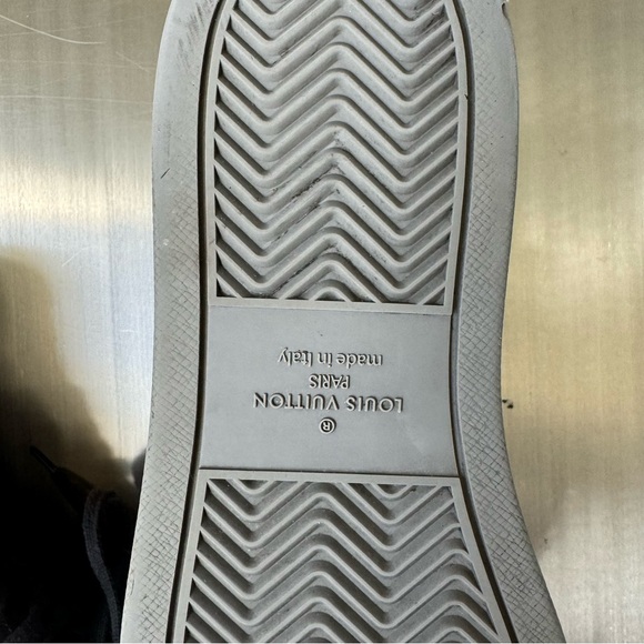 Louis Vuitton Rivoli Sneaker Boot in Monogram Eclipse - Picture 4 of 5